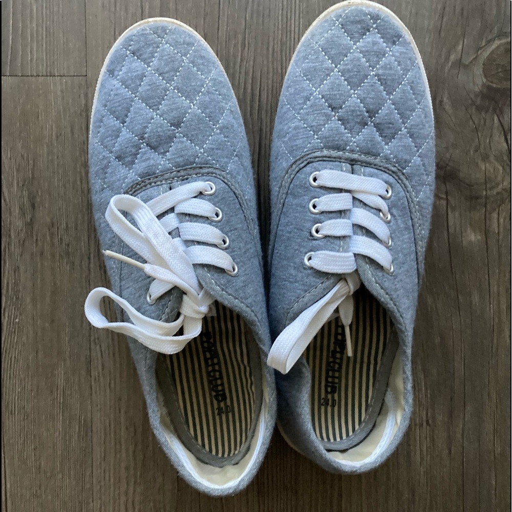 Cute grey sneakers 👟